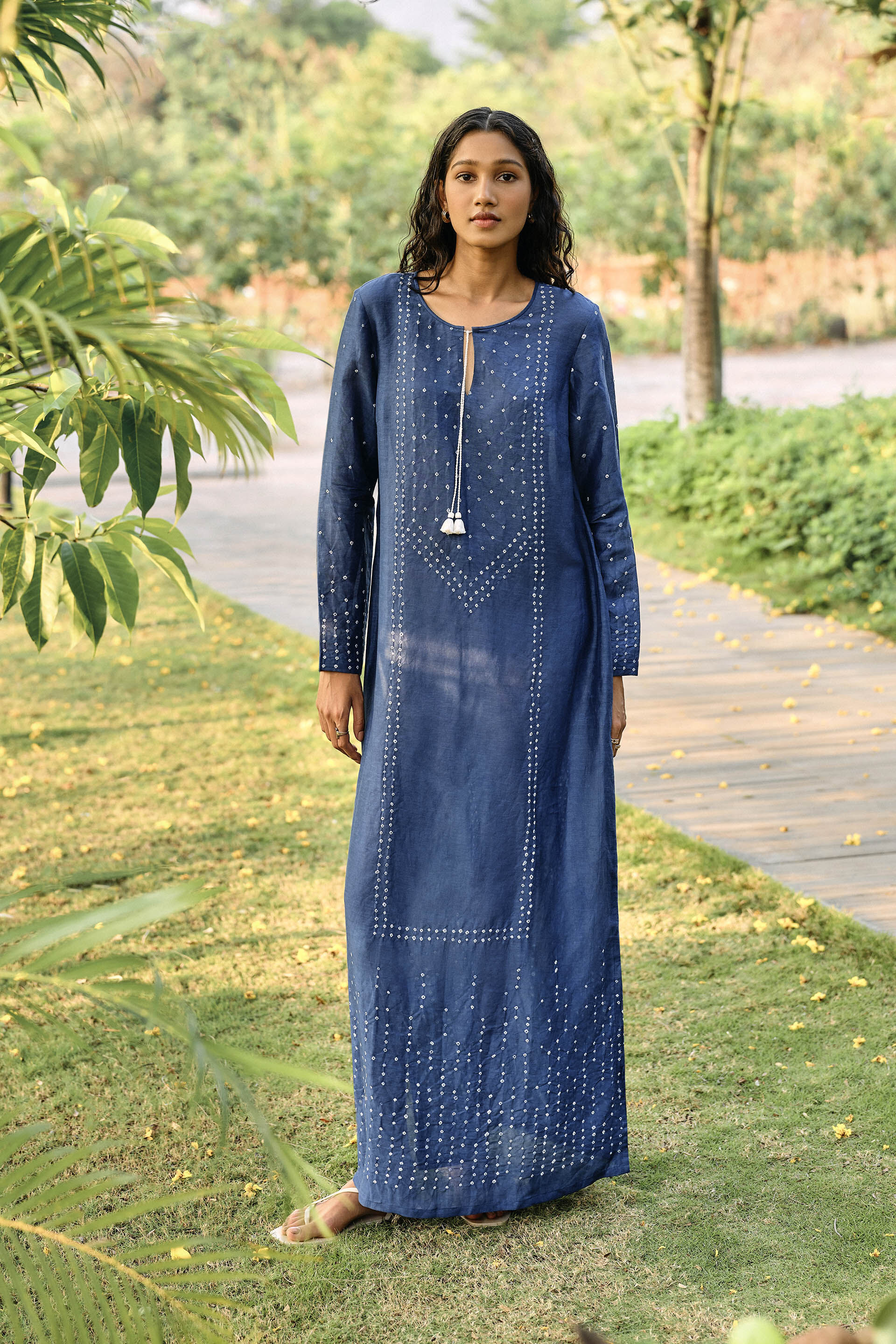Coast Handcrafted Bandhani Linen Kaftan -&nbsp;Indigo