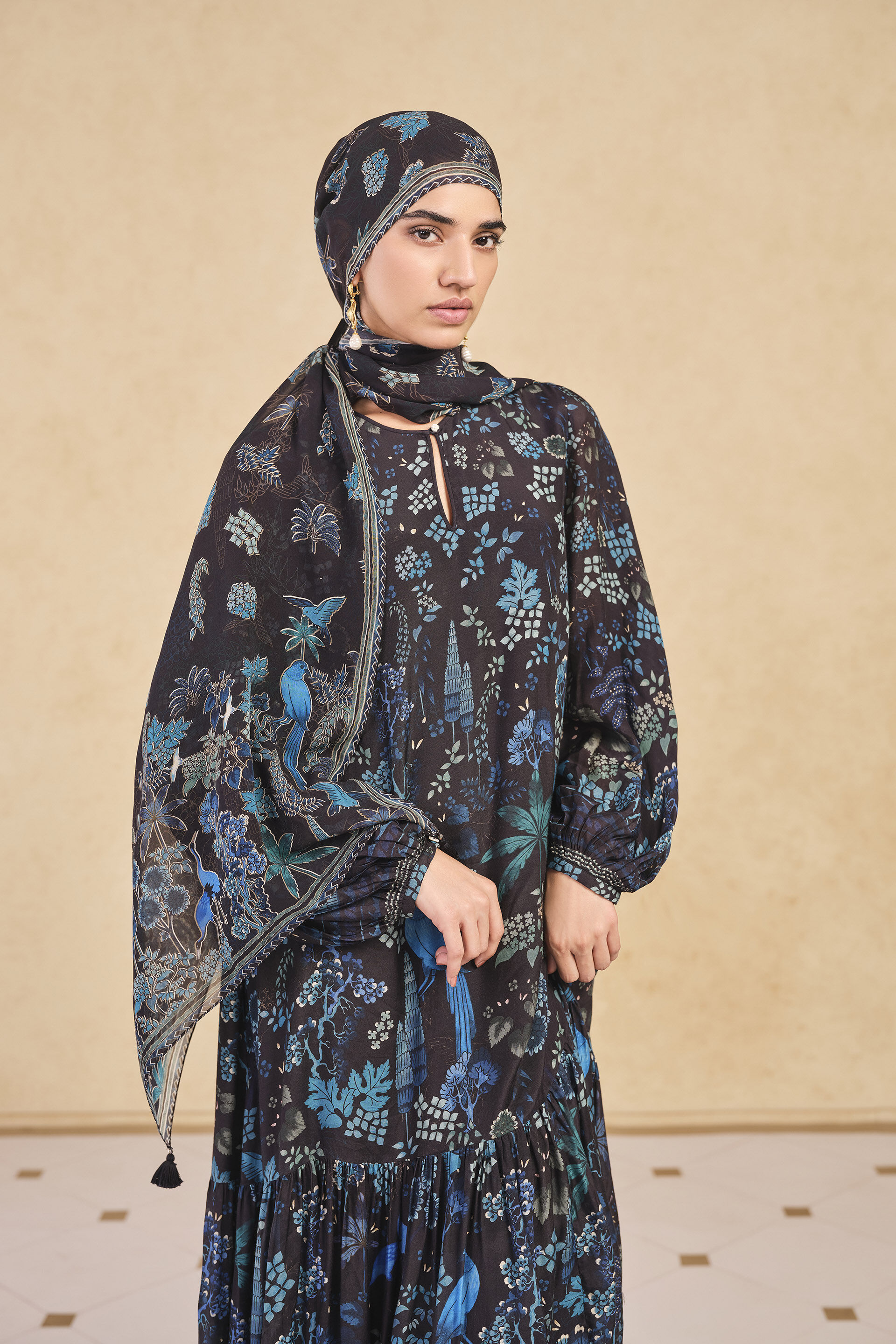 Avis Printed Scarf - Black