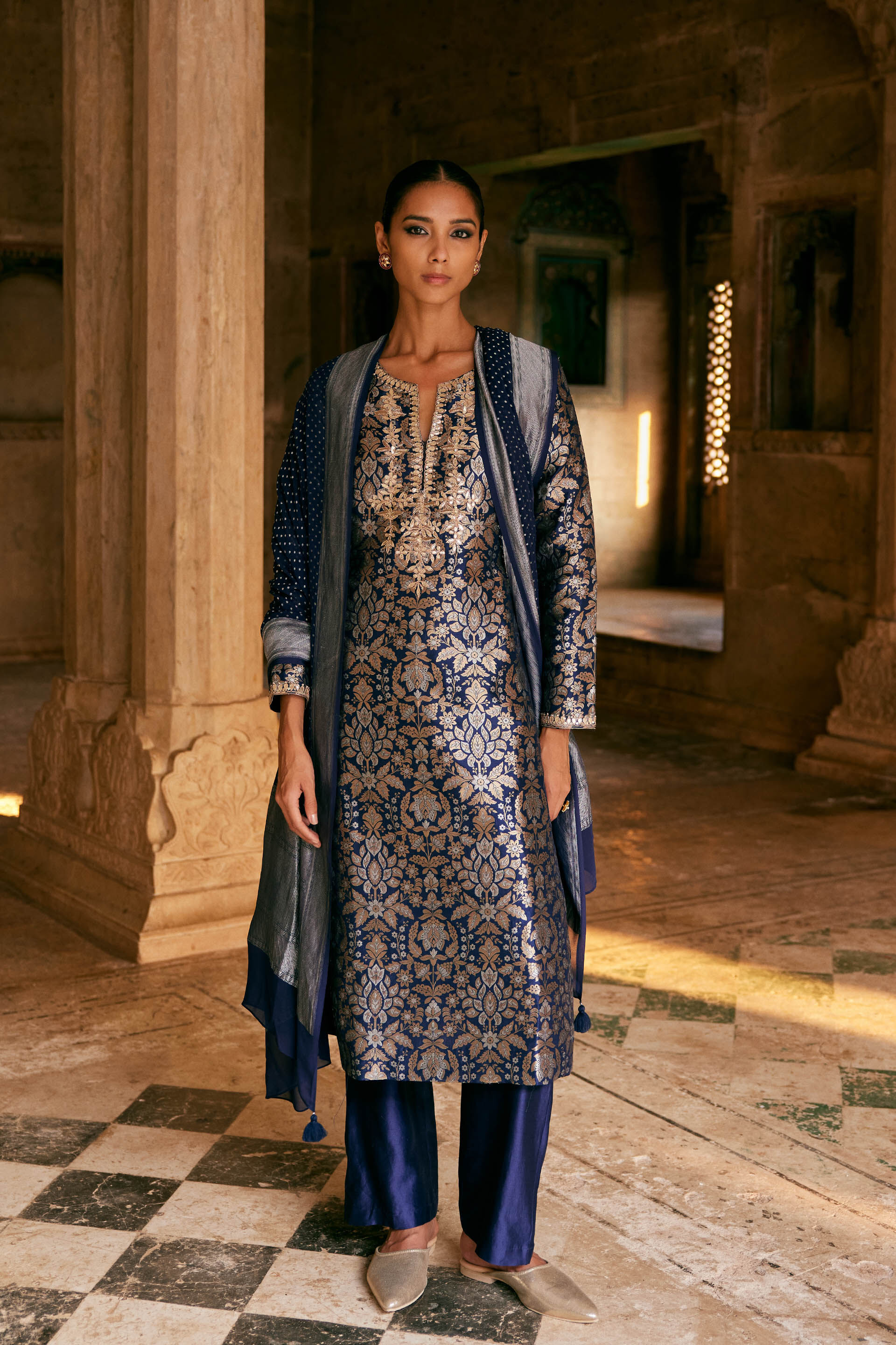 Samahita Handwoven Benarasi Silk Suit Set - Blue