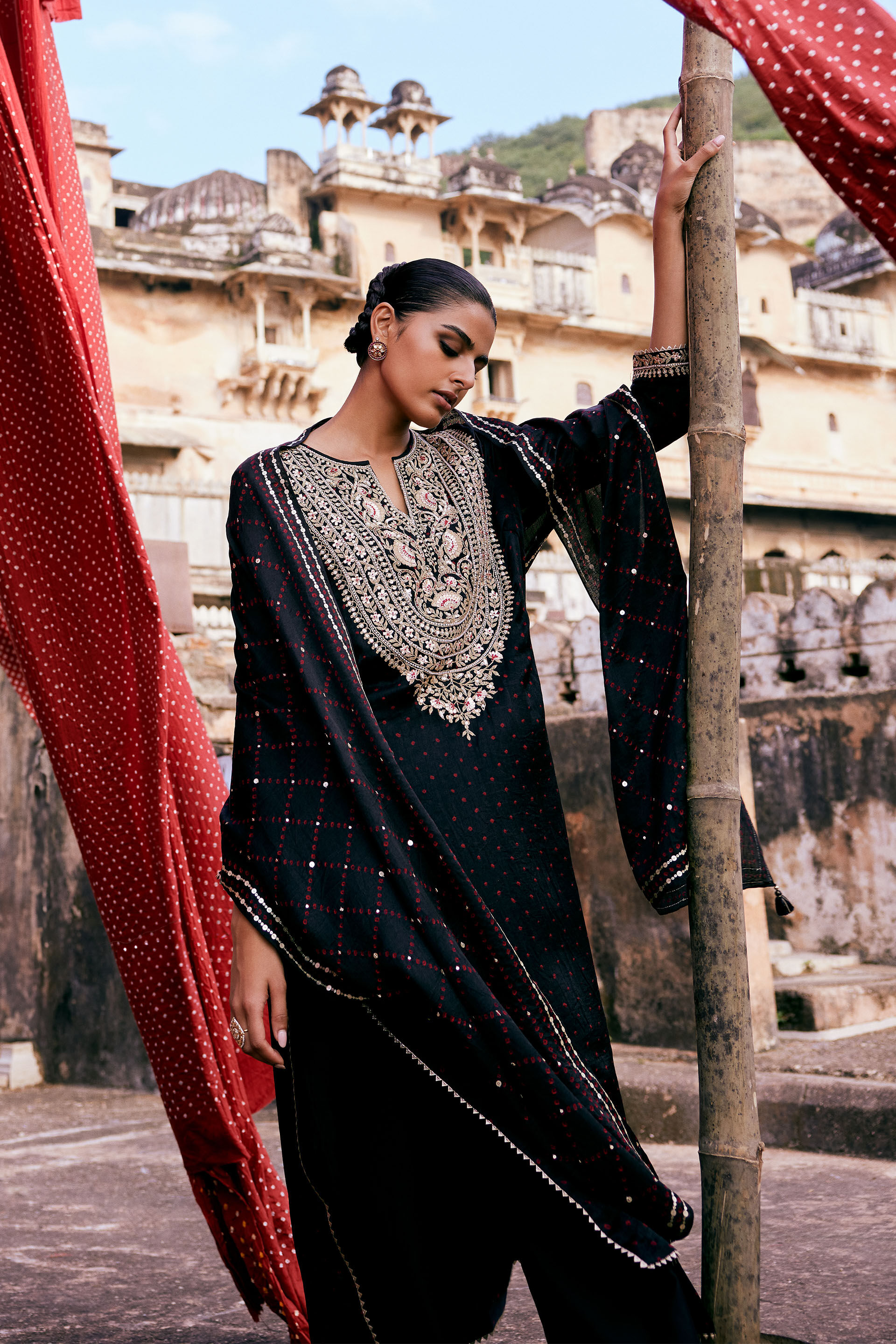 Baluka Handcrafted Bandhani Silk Stole - Black