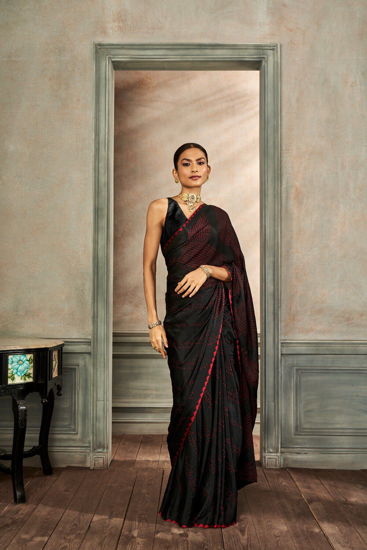 Deetya Bandhani Saree - Black/Red