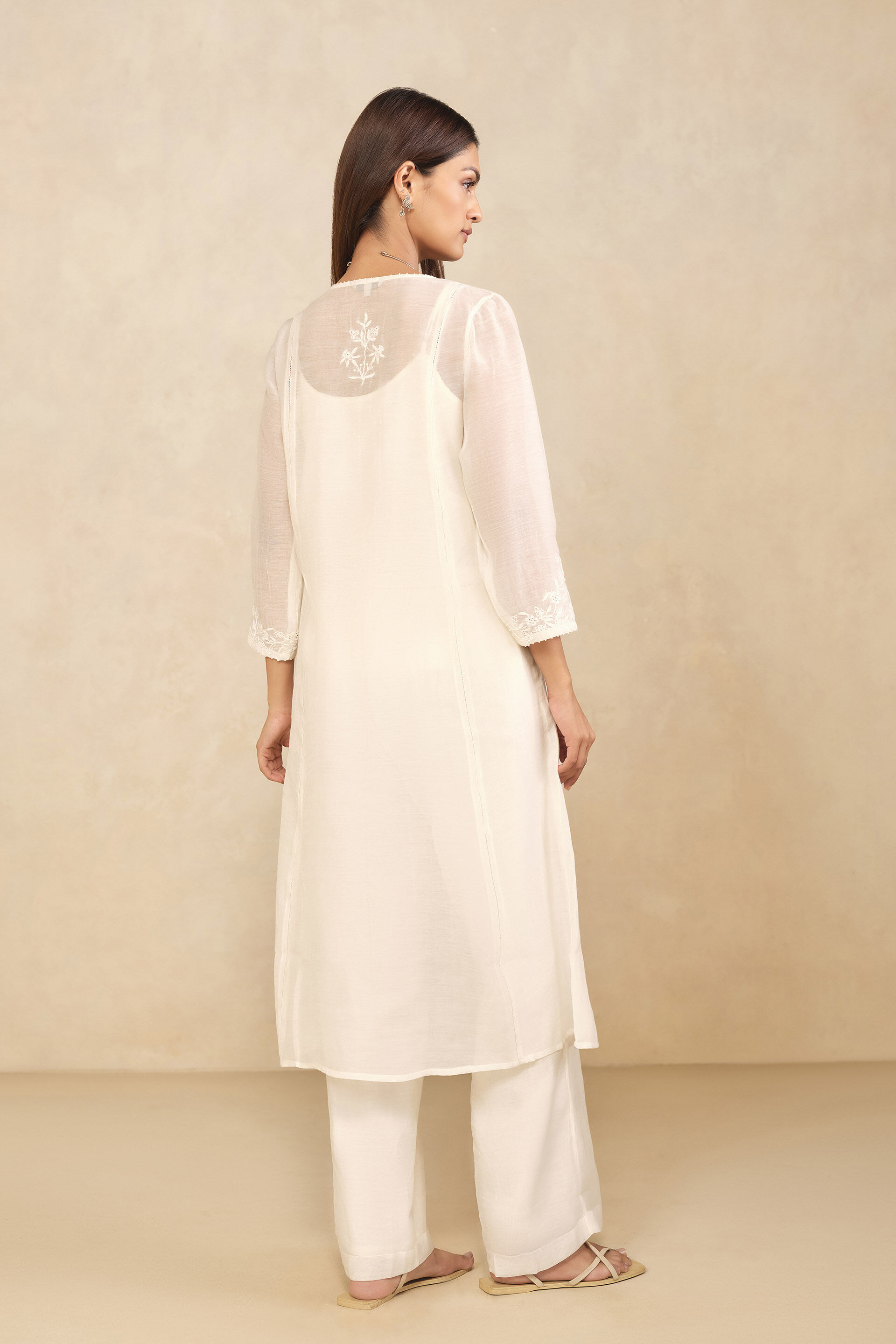 Kaia Hand-embroidered Chikankari Mul Kurta Set - Ivory