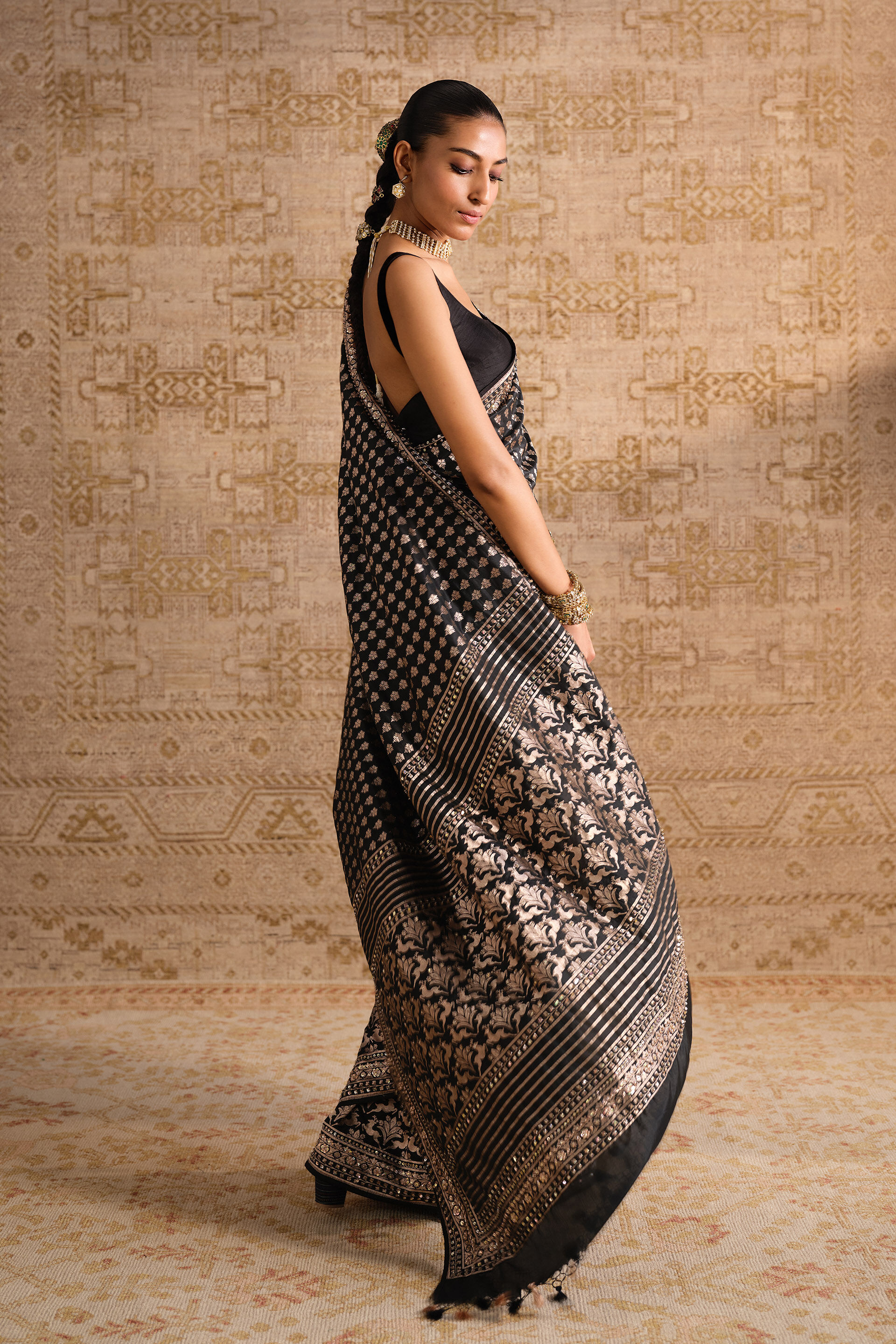Suvrata Handwoven Benarasi Silk Saree - Black, Black, image 3