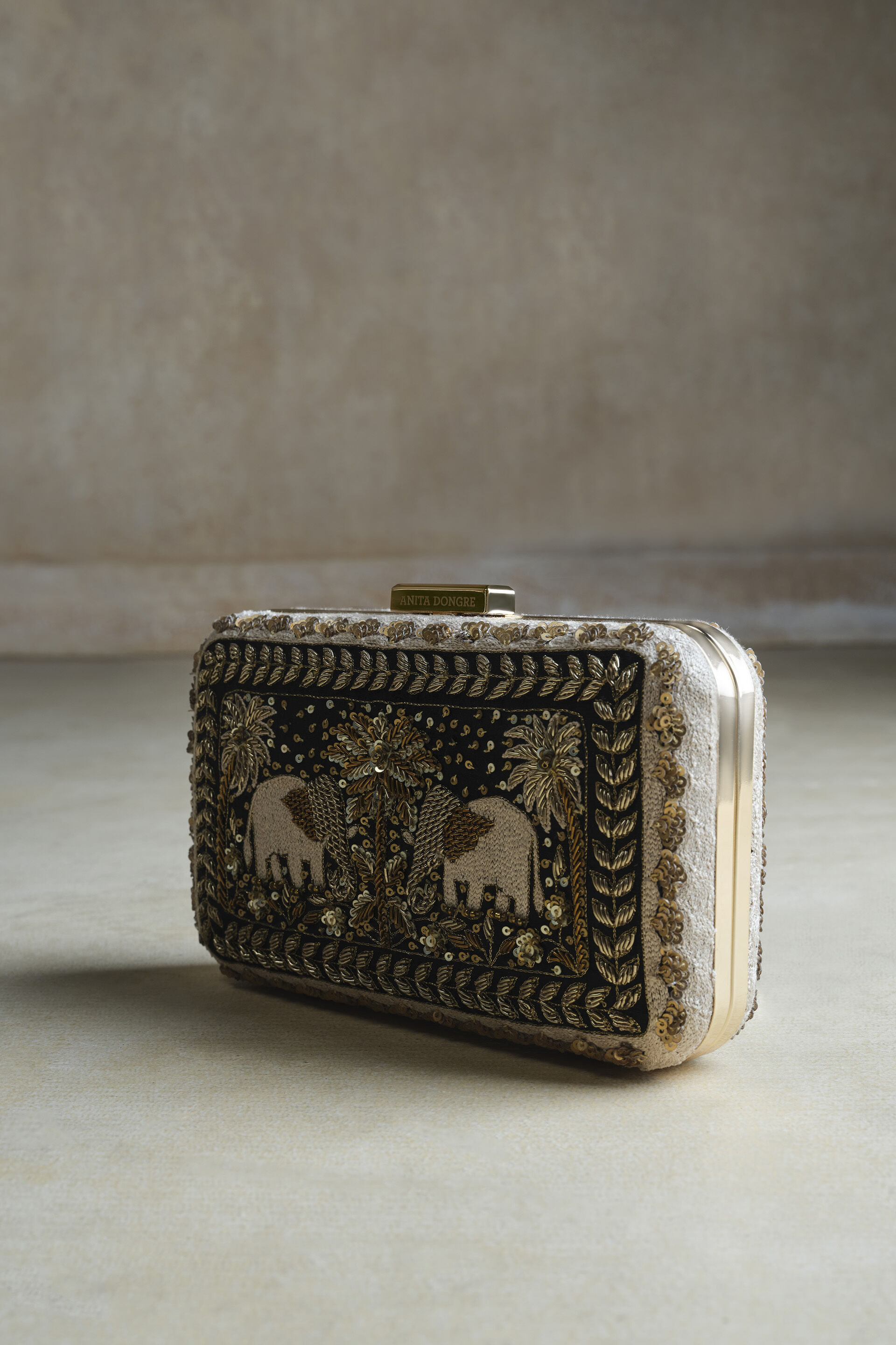 Haathi Harmony Clutch - Black