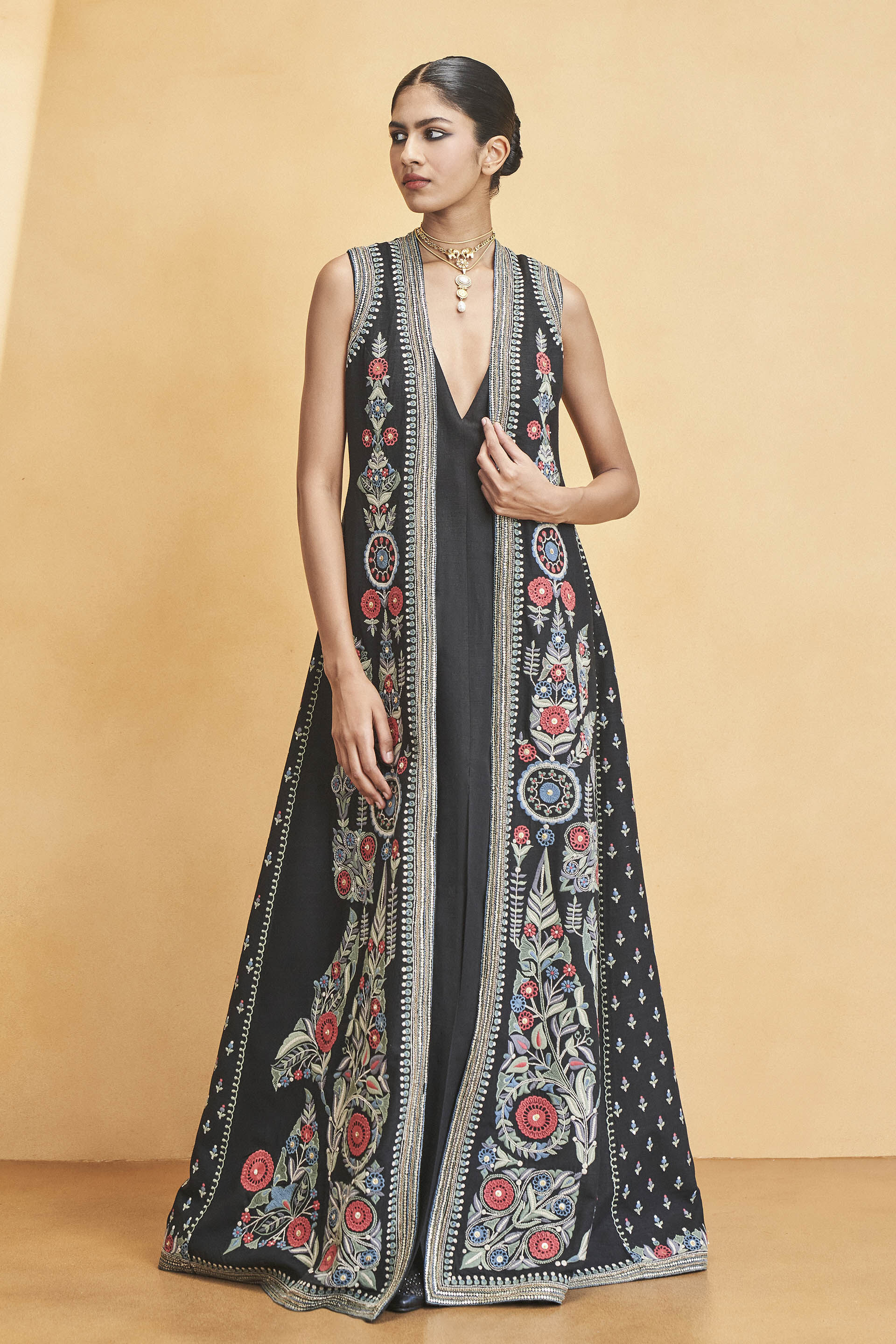 Symphony Of Flowers Embroidered Zardozi Silk Jacket Set - Black