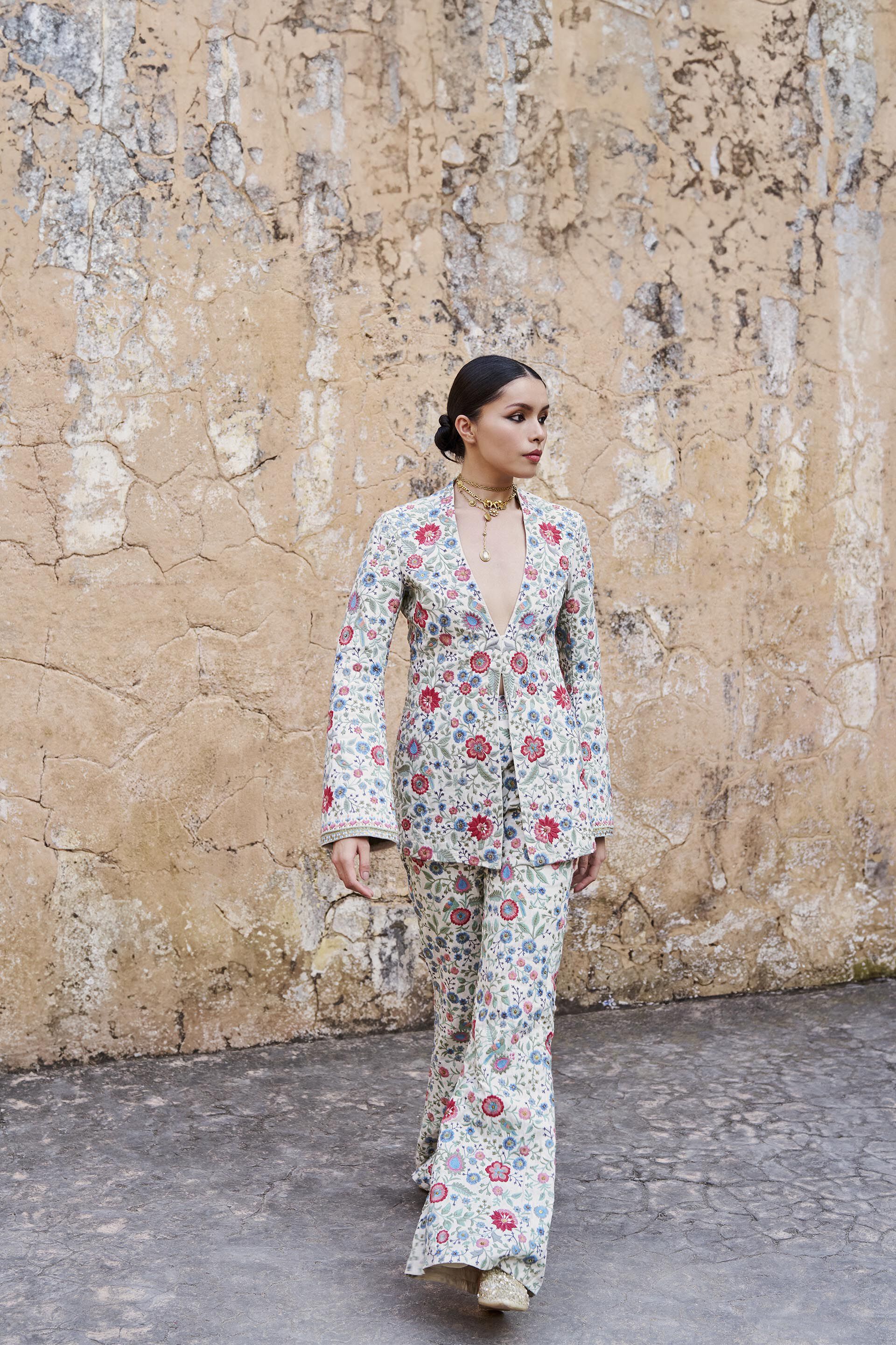 Galaxy Of Flowers Embroidered Zardozi Silk Set - Cream