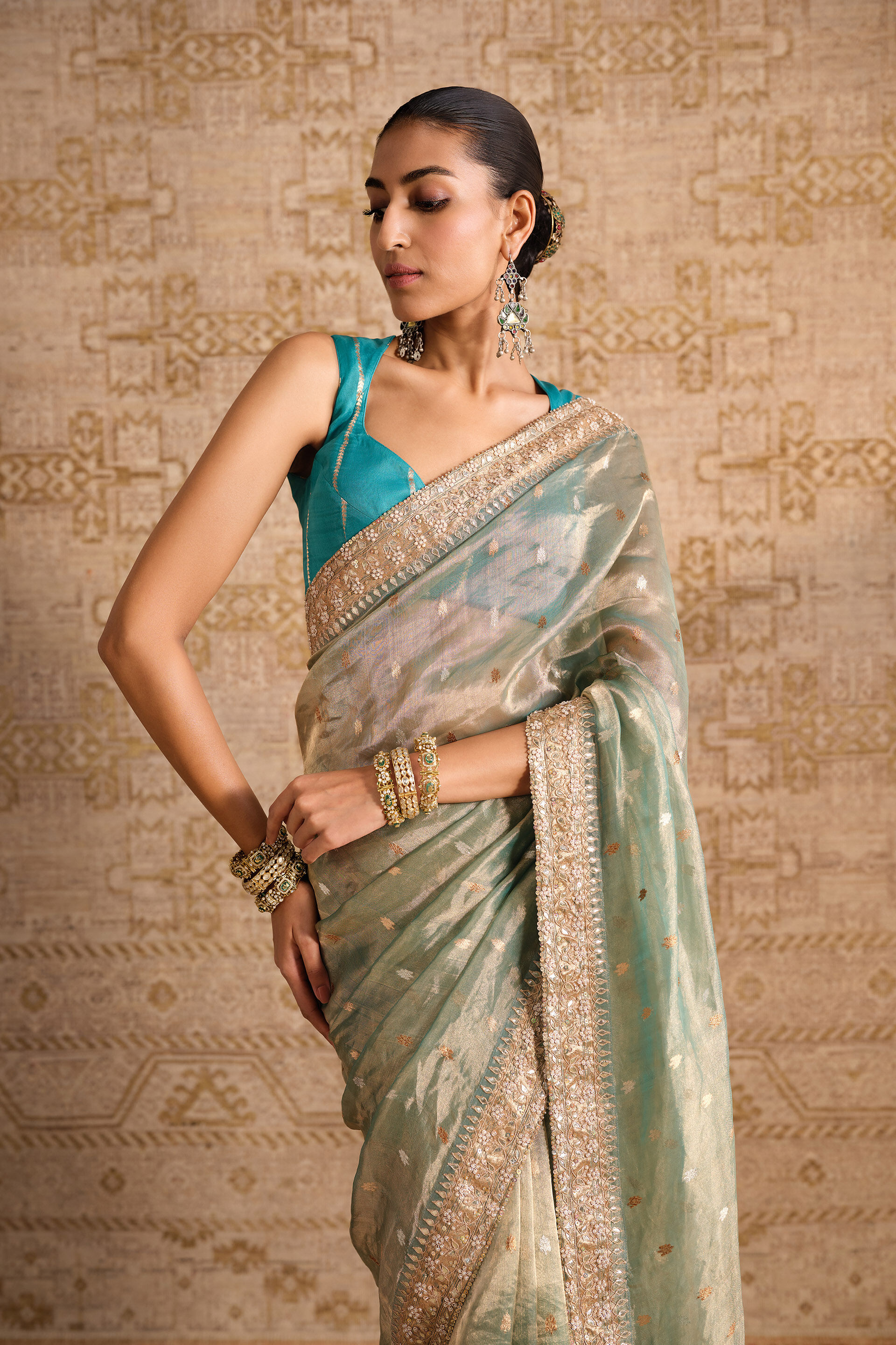 Vanjara Handwoven Benarasi Silk Saree, Gold, image 4