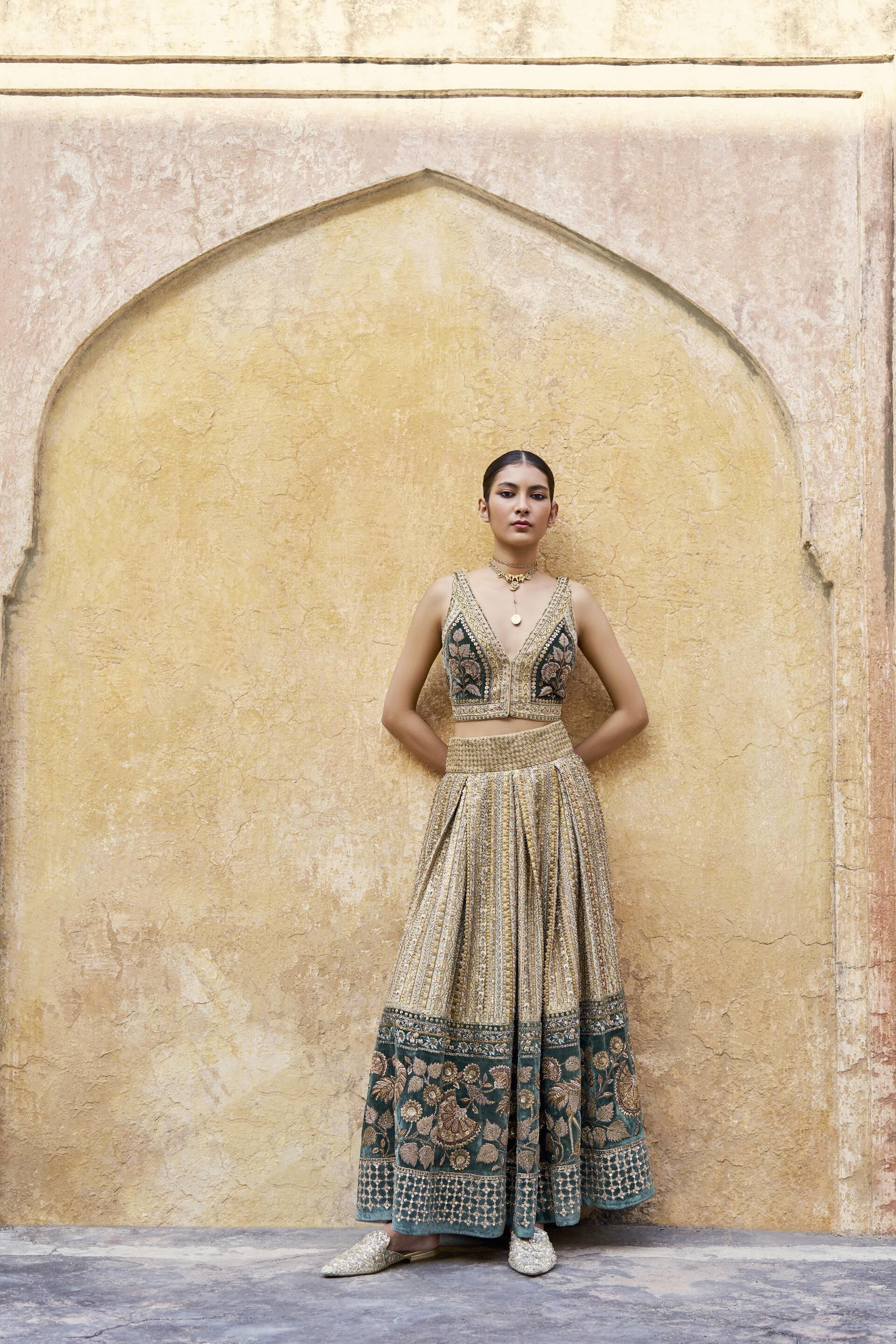 Heart of The Forest Embroidered Zardozi Skirt Set - Gold