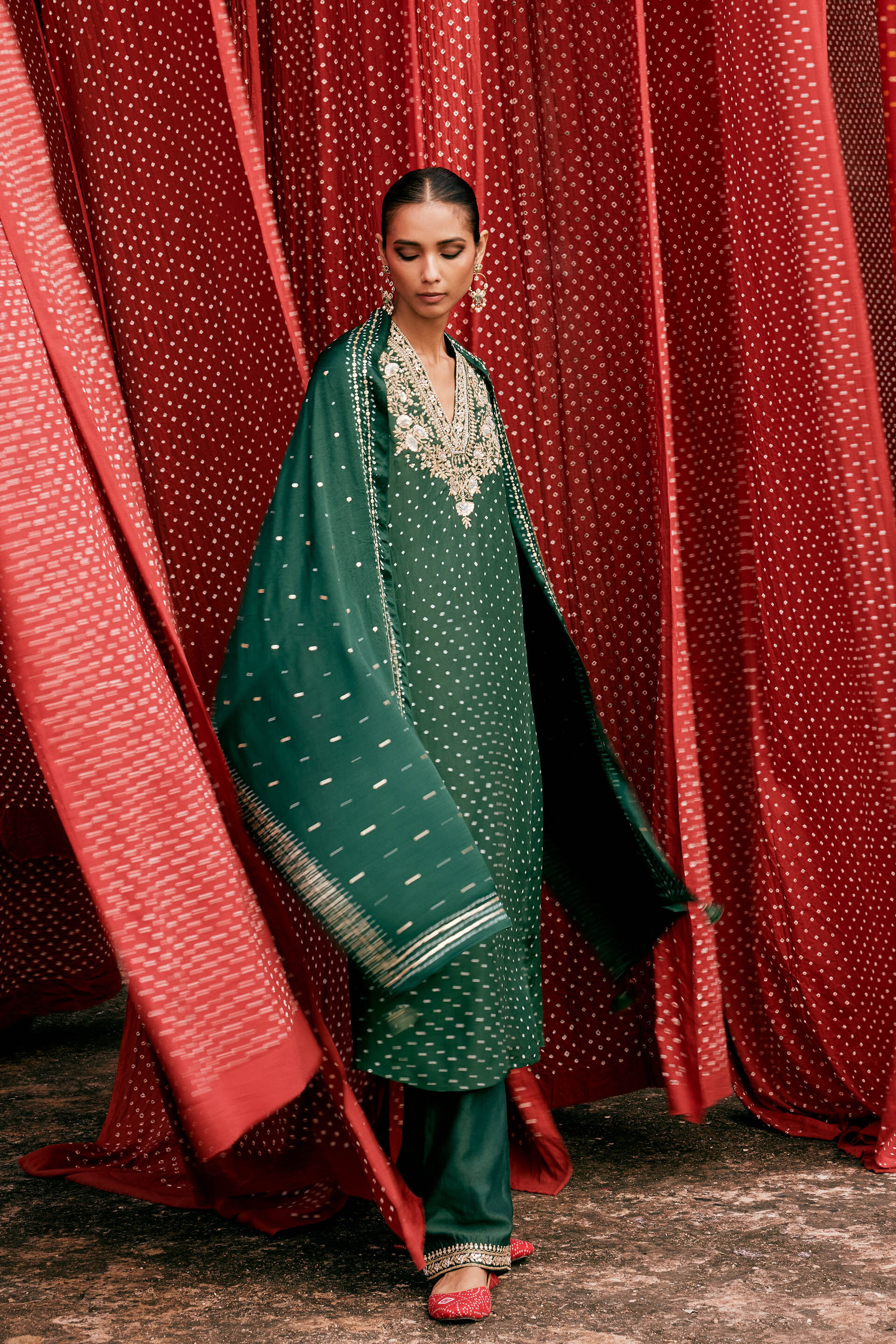 Gulsahro Handcrafted Bandhani Silk Kurta Set - Green, Green, image 7