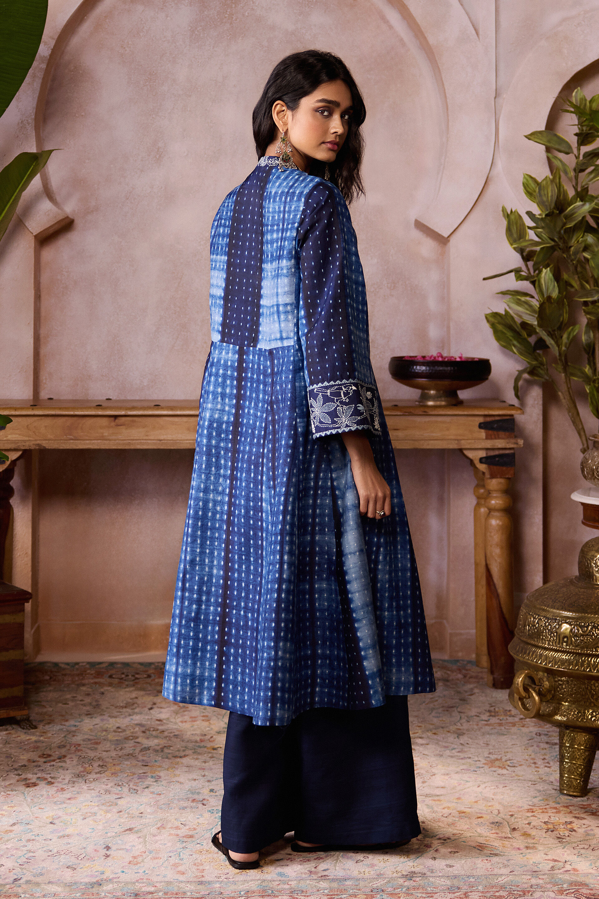 Delmore Handcrafted Shibori Silk Kurta Set - Blue