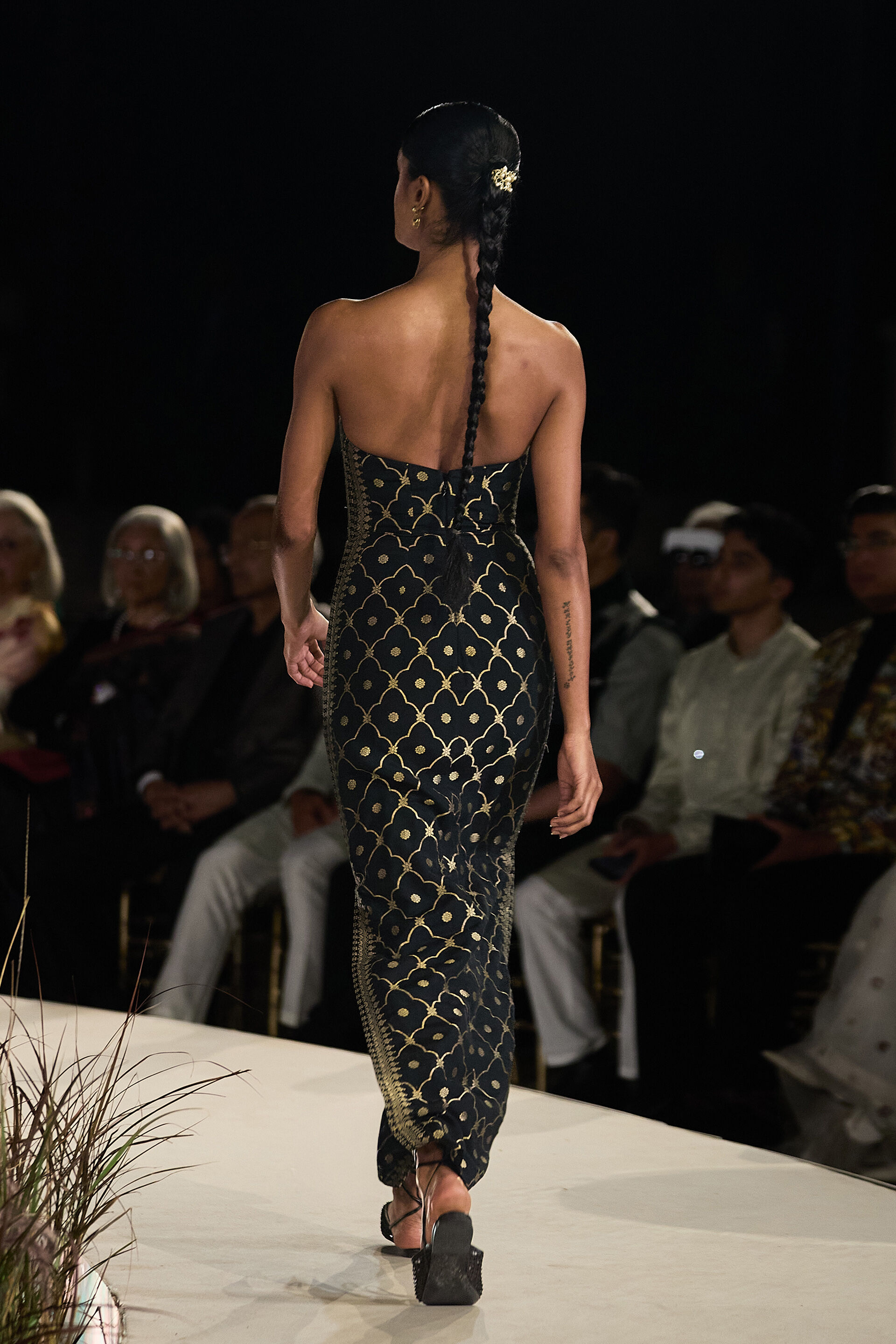 Nozomi Woven Benarasi Gown - Black