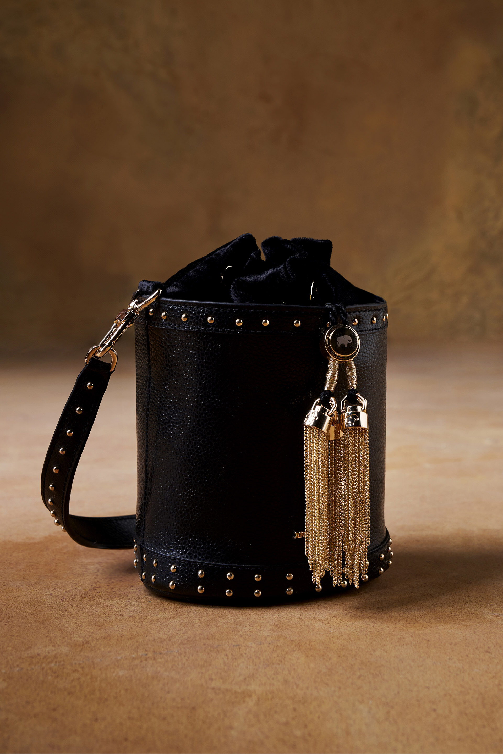 From The Wilderness Bucket Bag - Nocturnal Black