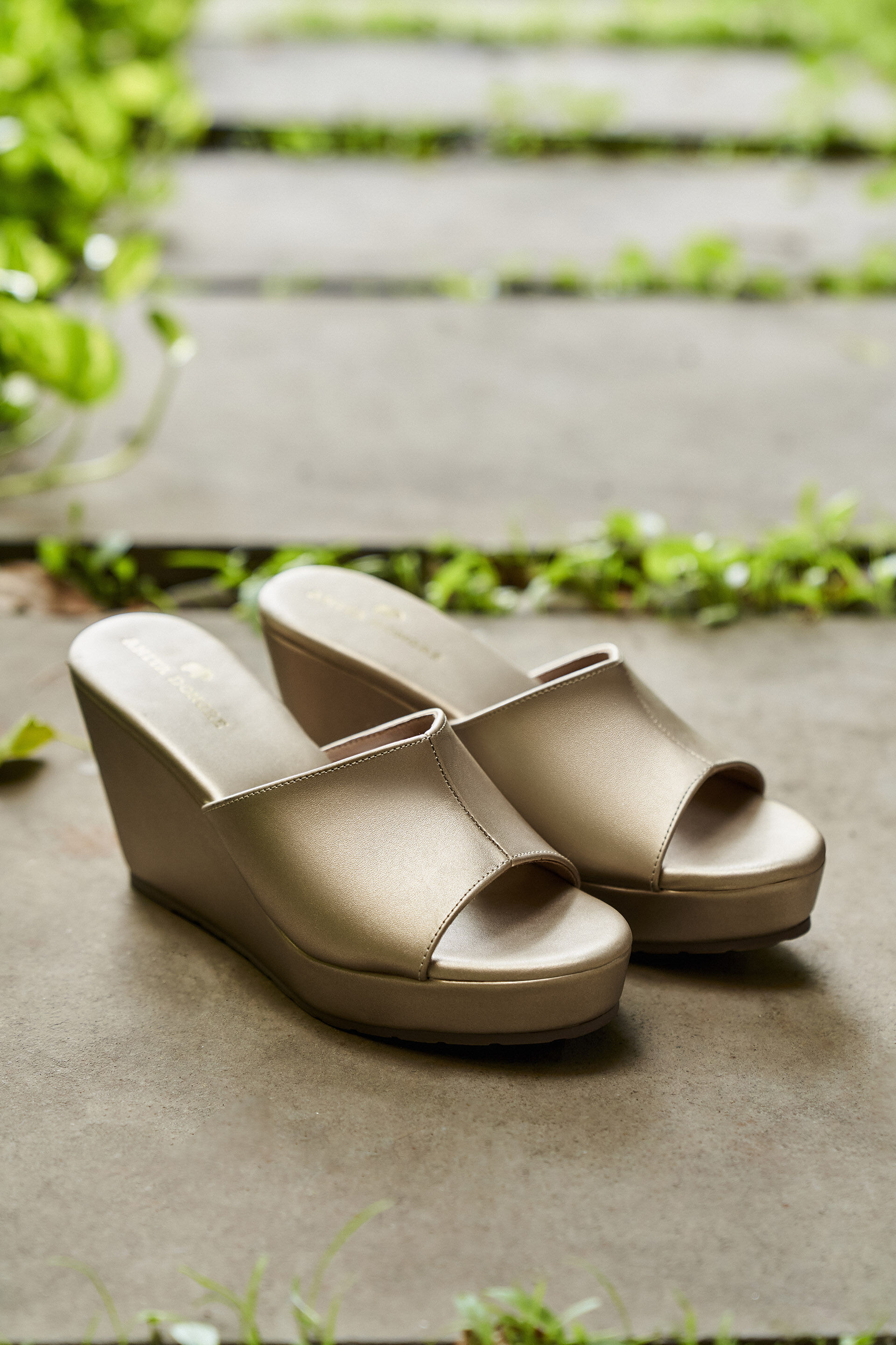 Gold shop dress wedges