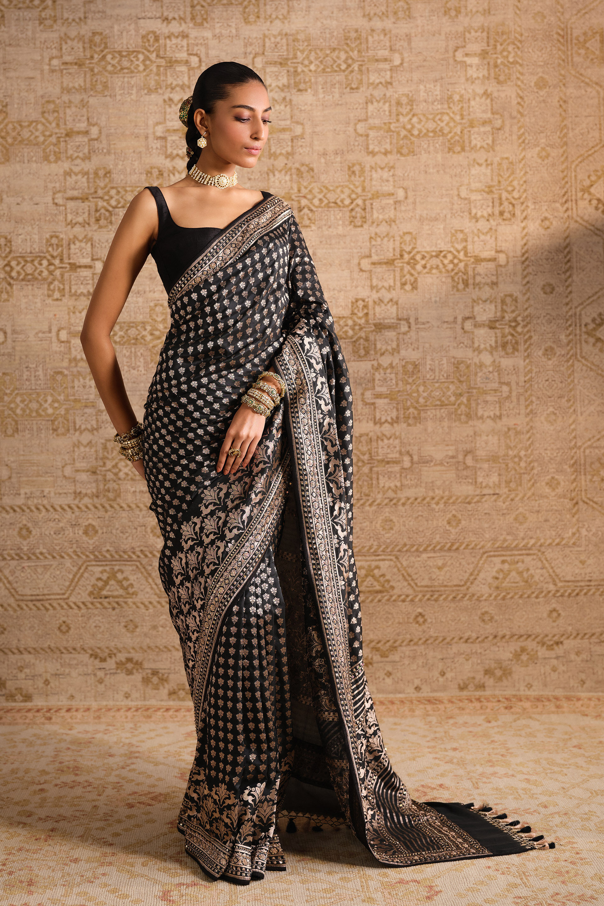 Suvrata Handwoven Benarasi Silk Saree - Black
