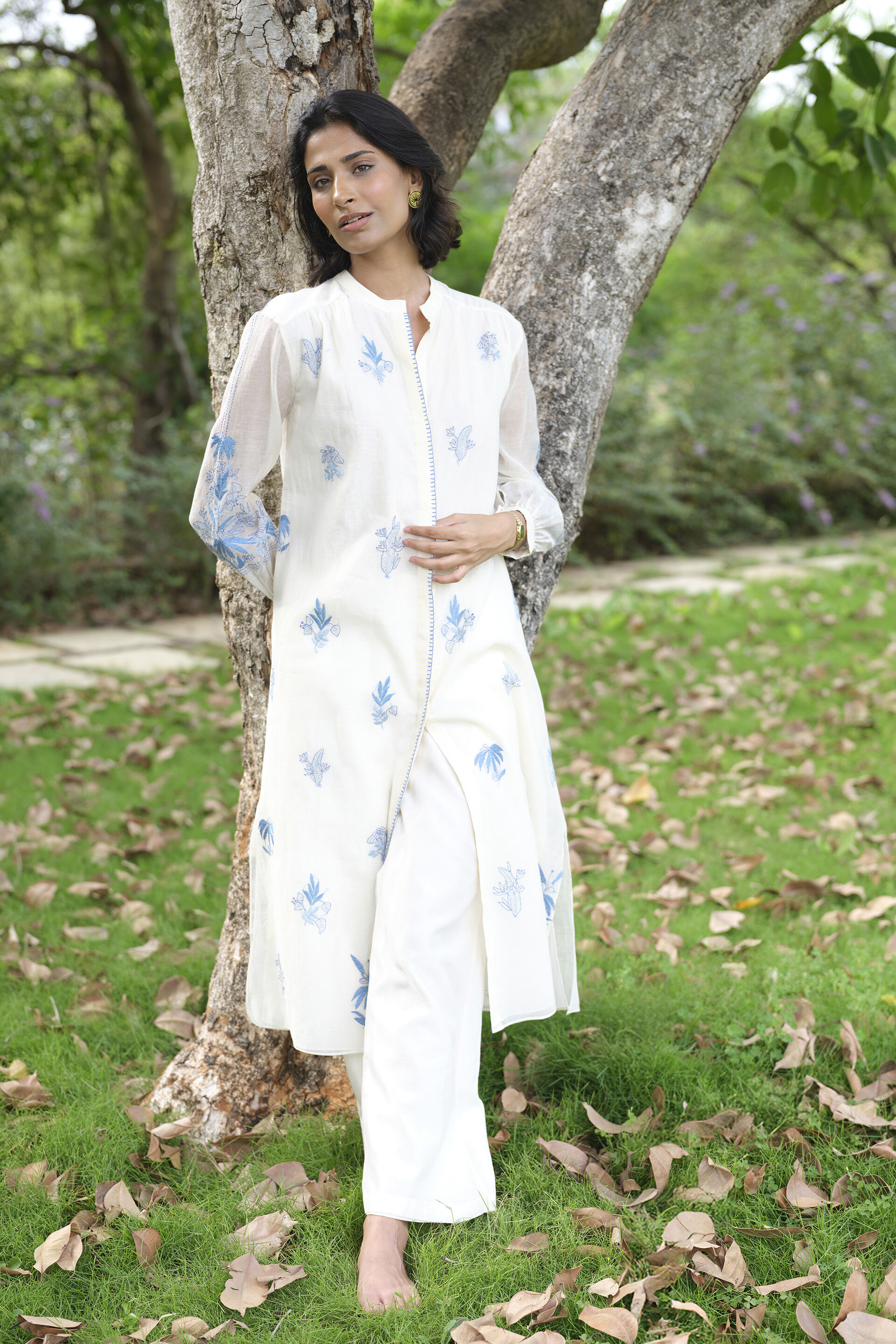 Almelo Hand-embroidered Kantha Mul Kurta Set - Ivory