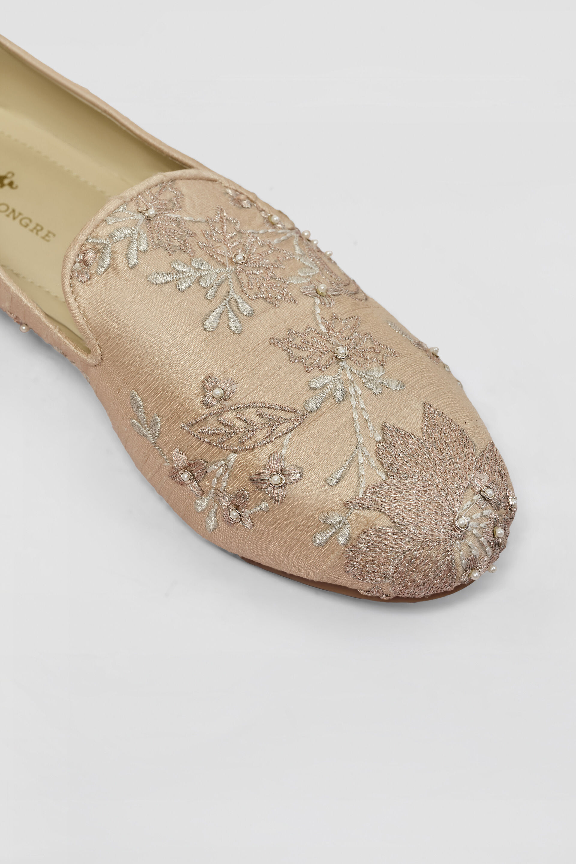 Avnendra Embroidered Silk Mojris - Champagne