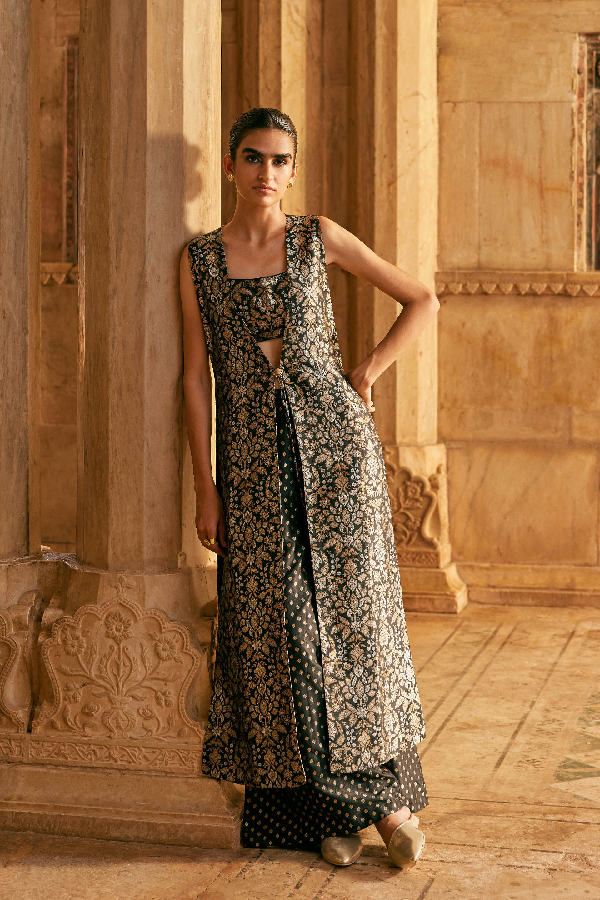 Kaashin Handwoven Benarasi Silk Tabard Set - Black