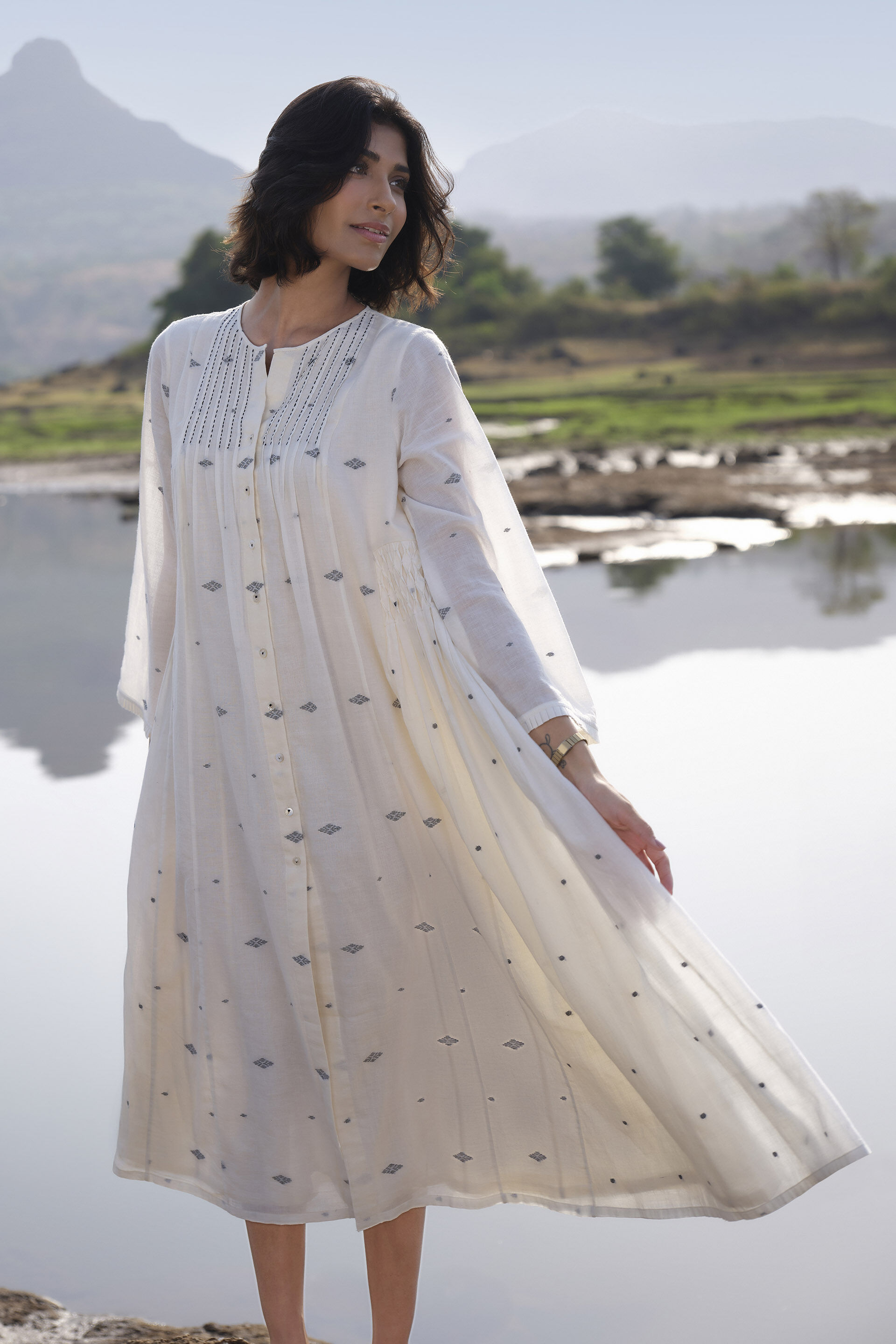 Highland Handwoven Jamdani Dress - Ivory