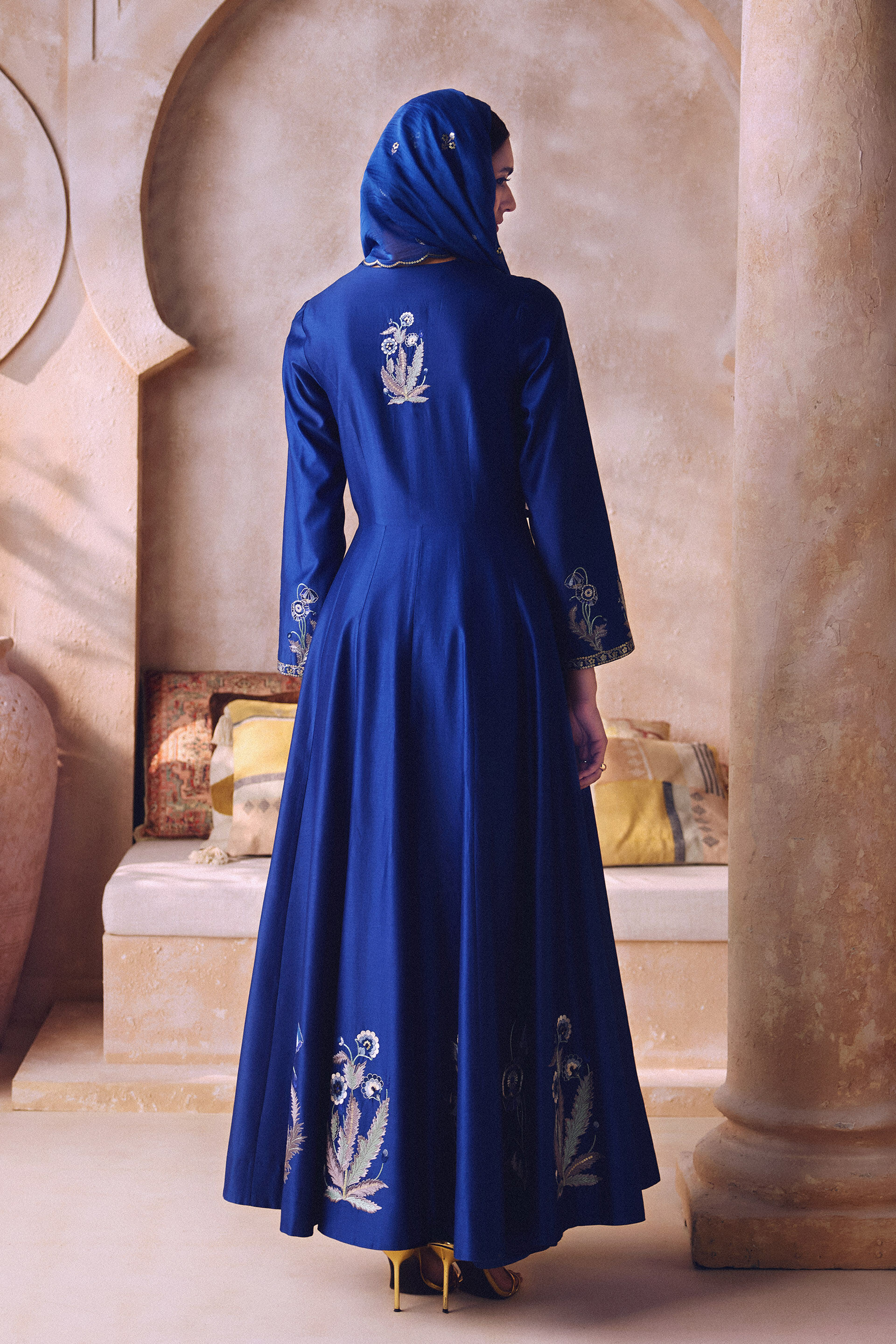 Maleeha Embroidered Silk Kurta Set - Blue
