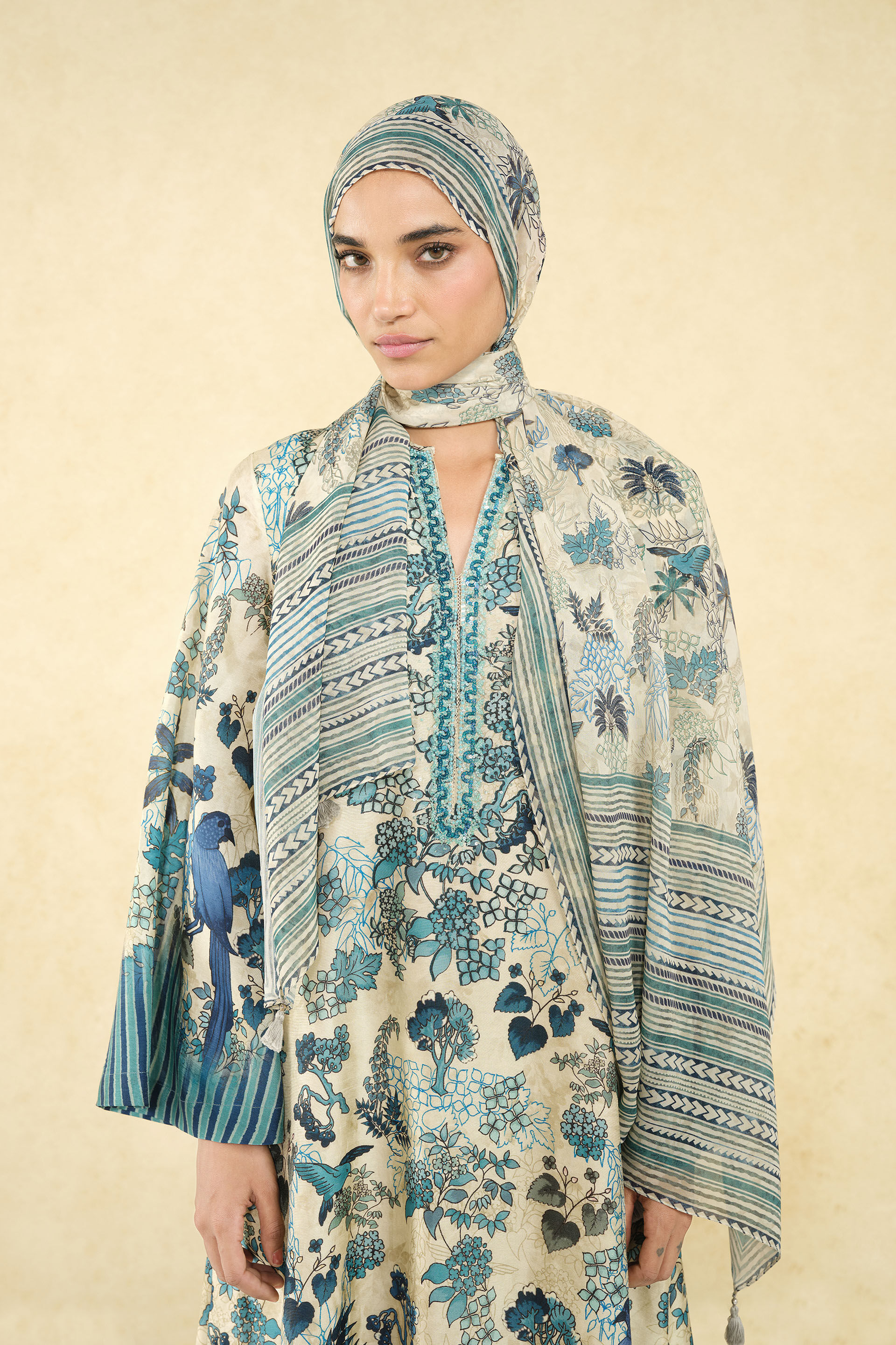 Avis Printed Stole - Grey