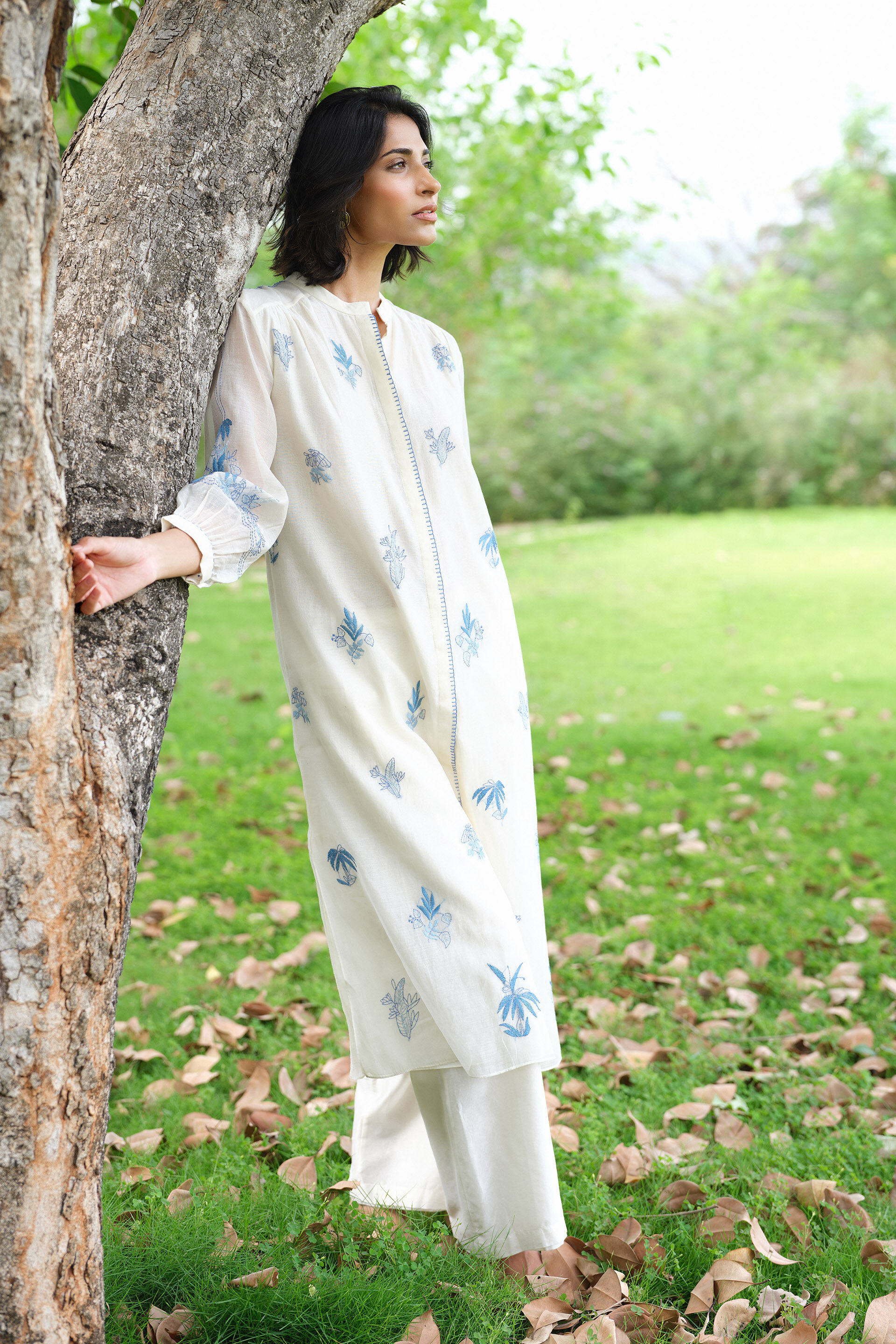 Almelo Hand-embroidered Kantha Mul Kurta Set - Ivory, Ivory, image 4