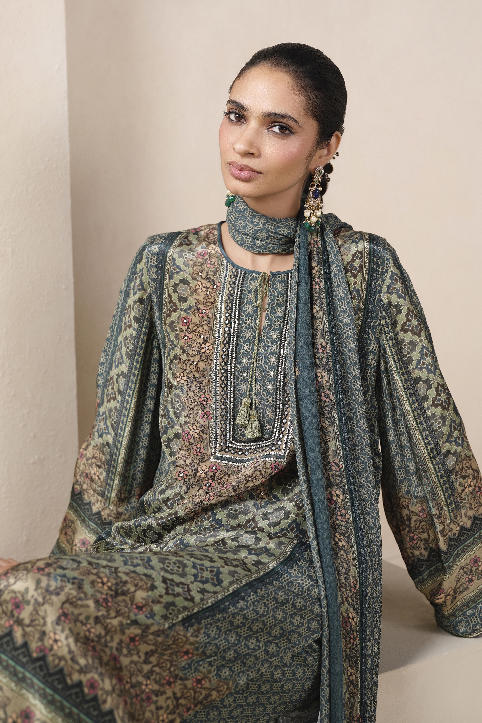 Aiza Printed Suit Set in Green, Green, image 3