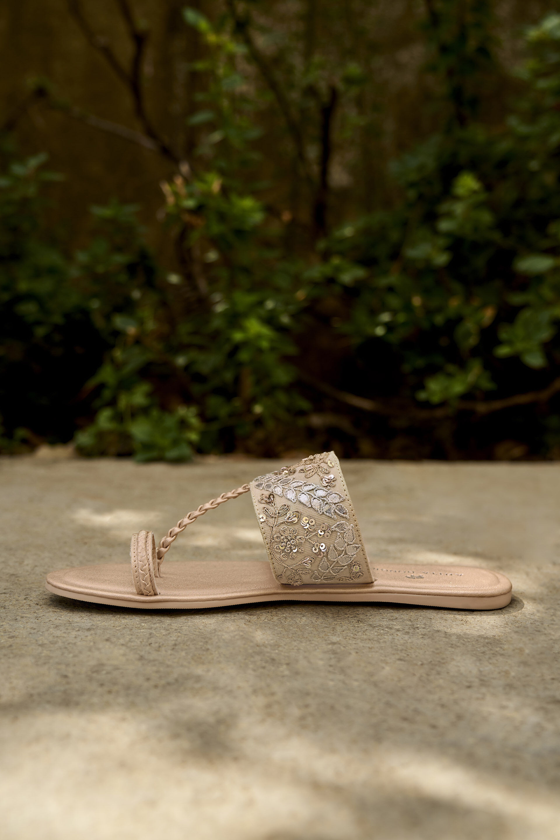 Kinari Kolhapuris - Gold, Gold, image 4