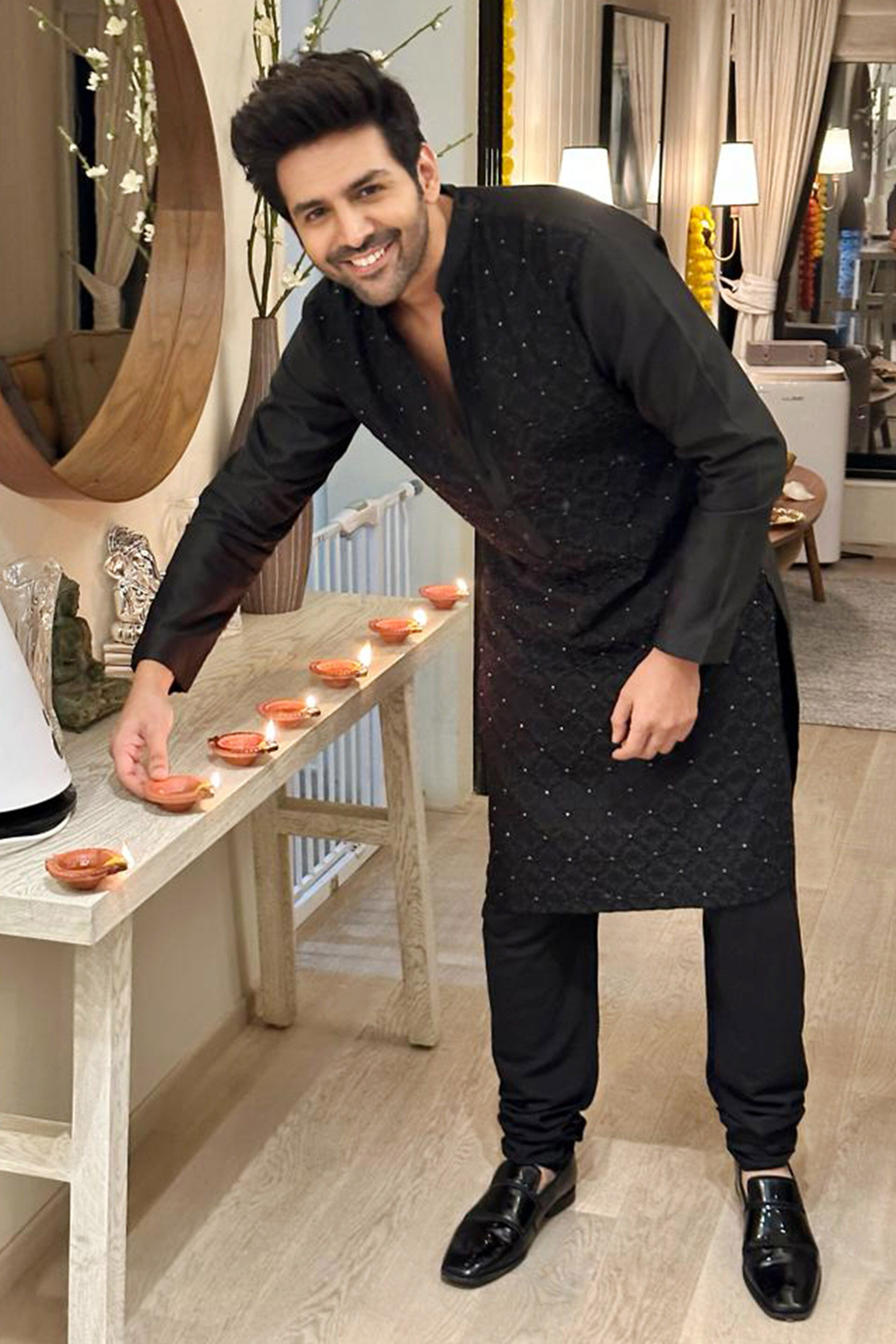 Aavyan Kurta - Black, , image 2